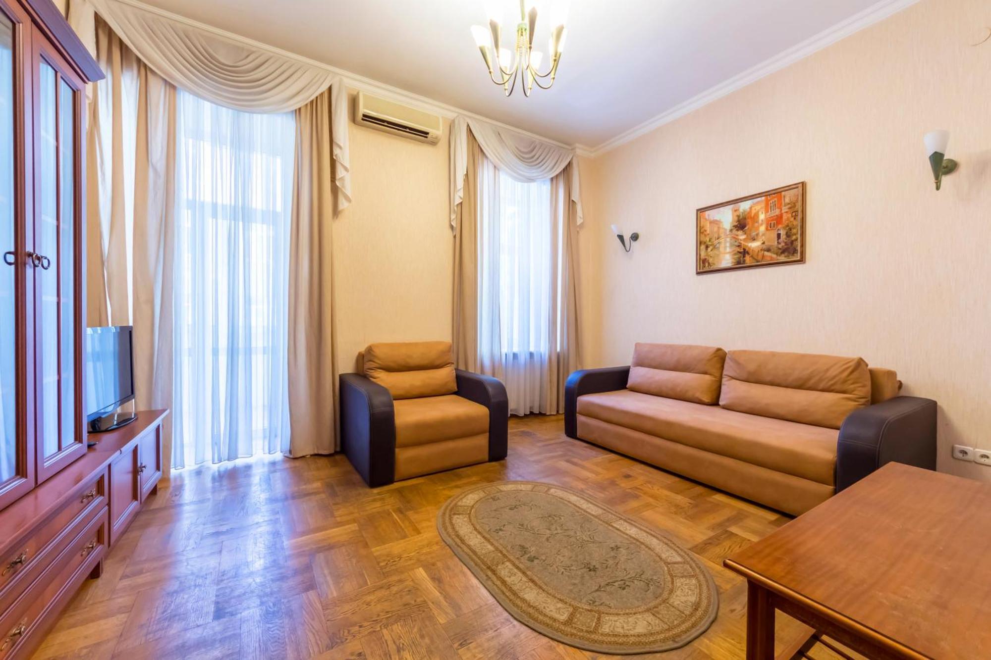 In The Center On Shota Rustaveli * Київ