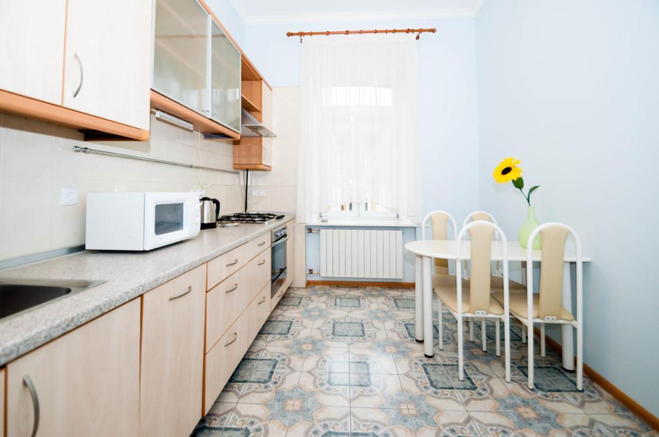 In The Center On Shota Rustaveli Apartment Kyiv